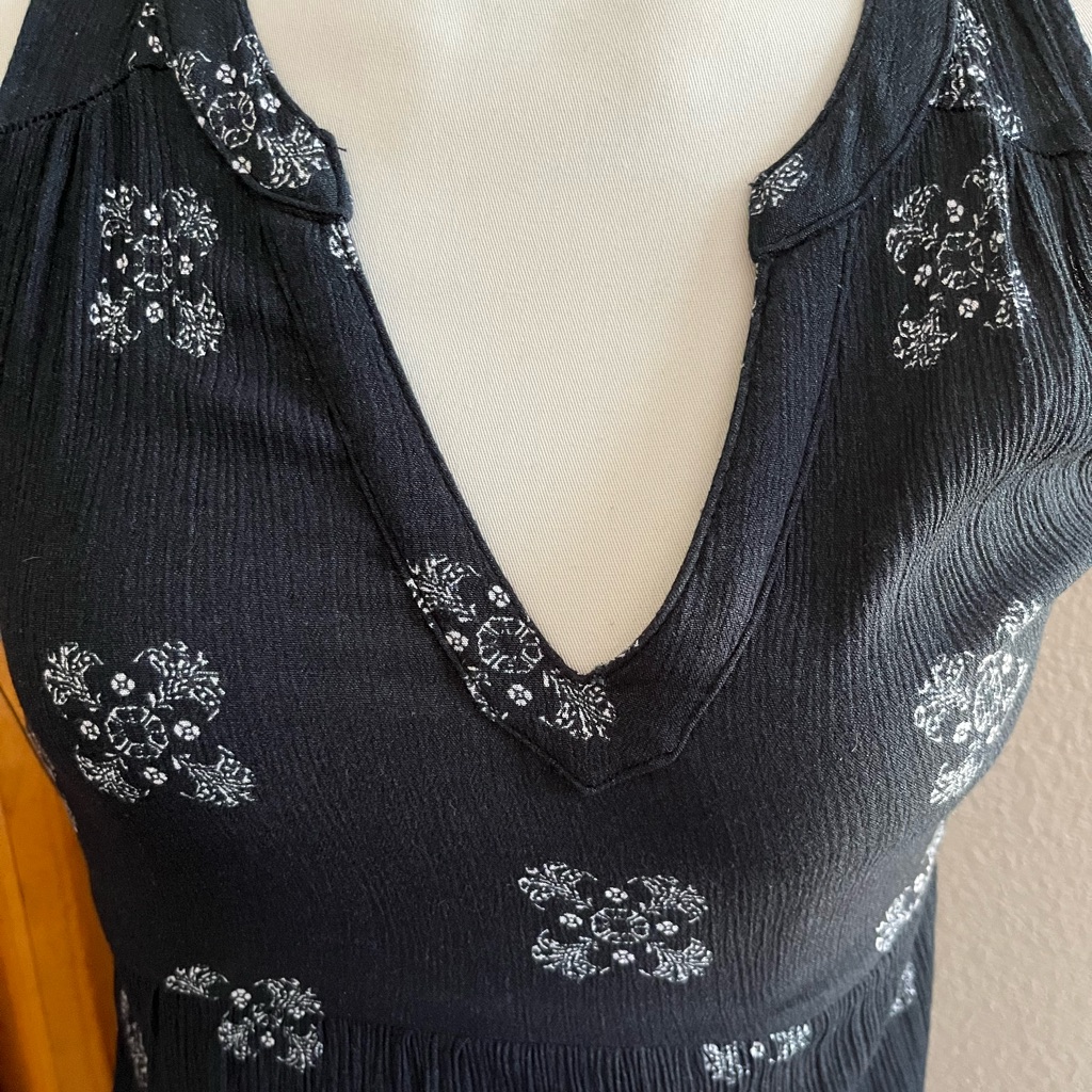 Universal Thread, Maxi. Size S